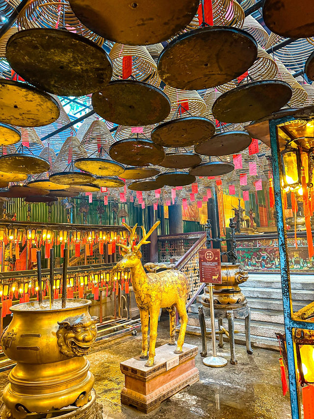 วัดหม่านโม (Man Mo Temple)