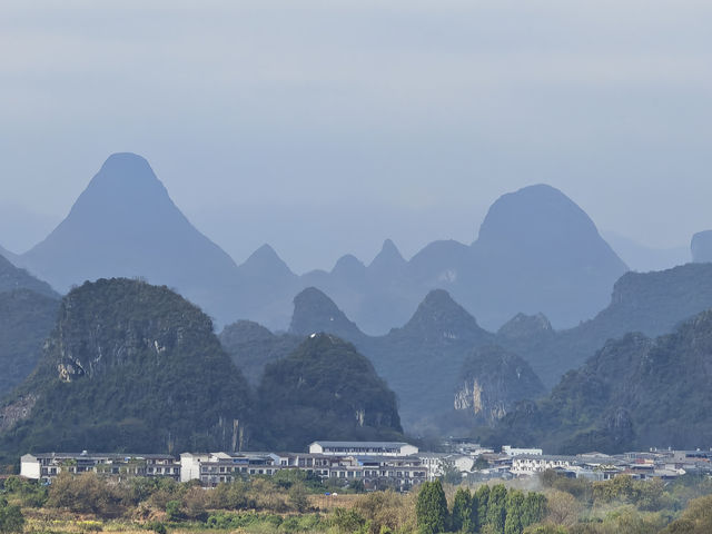 Xianggong Mountain 相公山 Yangshuo 阳朔县 in autumn colours