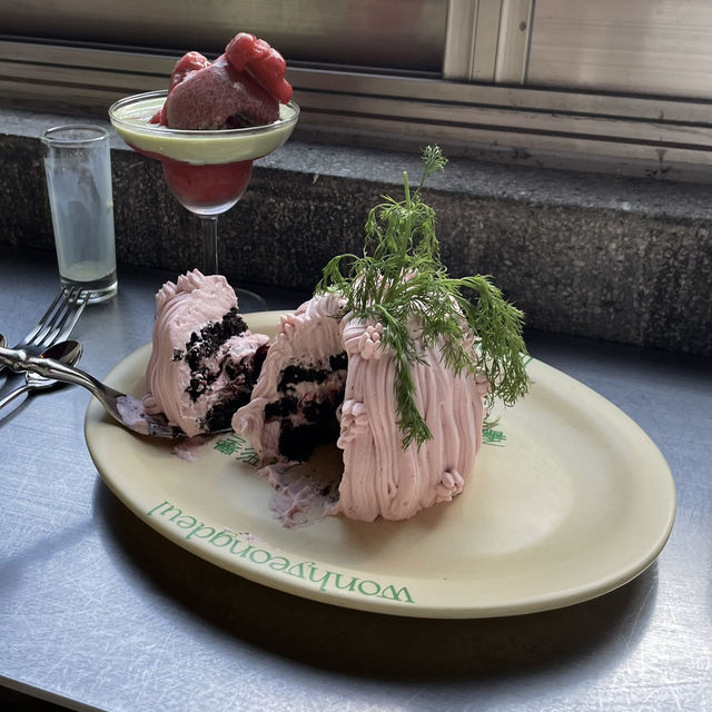 【ソウル】可愛すぎるここでしか食べれないケーキ