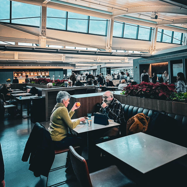 Go United Club Lounge before boarding