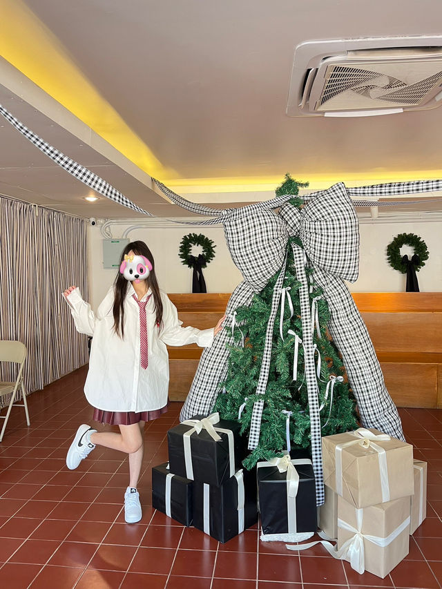 TRUST Cafe and Studio🥸