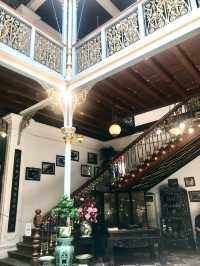 The Splendor of a Peranakan Mansion ✨