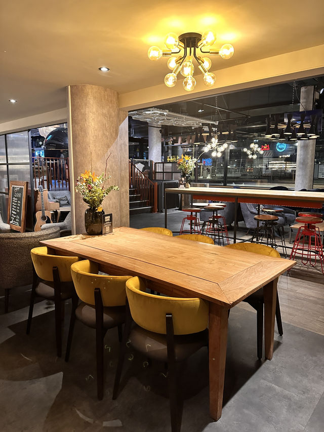 Ibis Hotel Amsterdam Central: The Perfect Stay for Young Travelers