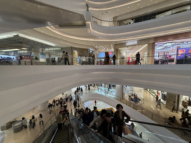 深圳卓悅中心：藝術與購物完美結合，打卡影相一流！📸🛍️