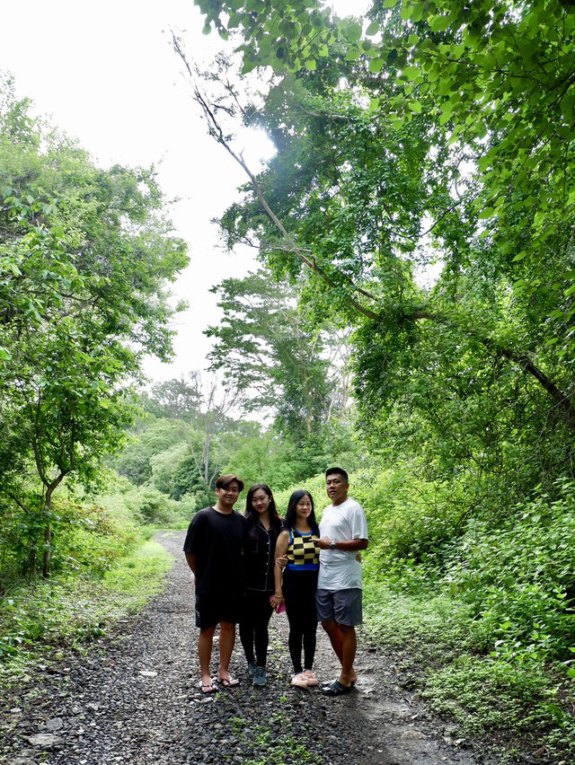 Visiting A Home To Over A Hundred Species Of Wildlife 🦍✨