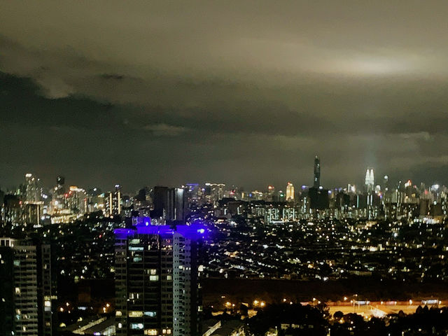 KL’s Glittering Skyline from Skyluxe Bukit Jalil! 🌃