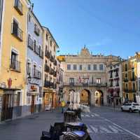 昆卡最古老的哥德式主教座堂 Catedral de Santa María y San Julián de Cuenca