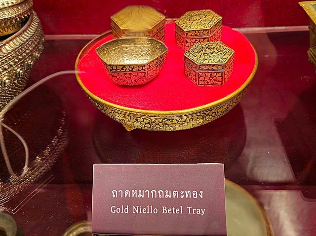 พระตำหนักแดง – มรดกของเจ้านายฝ่ายใน