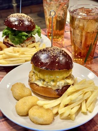 JUICY ALL STARZ HAMBURGERS – A Must-Try Limited Edition Burger!