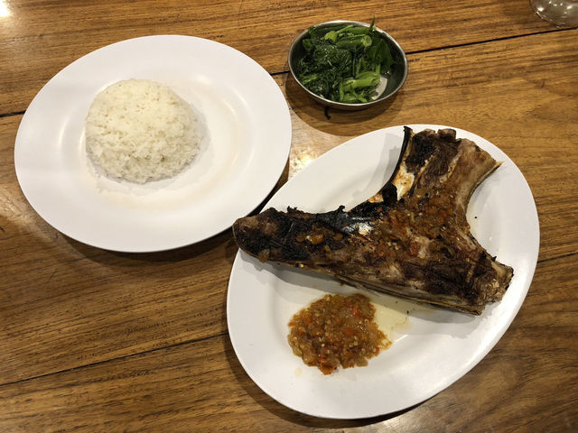 【マナド】有名なマグロ料理レストラン「Tuna House」