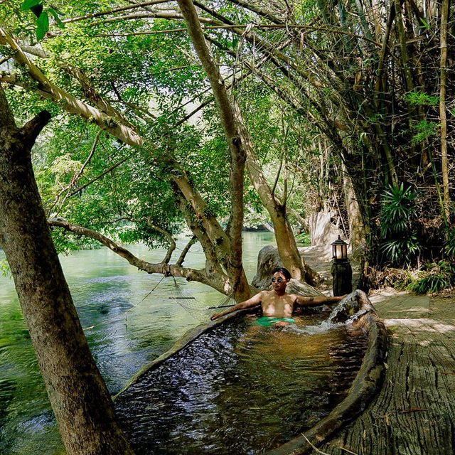 ที่พักติดริมน้ำแก่งกระจาน