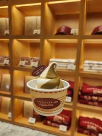 Coach Coffee Shop – Chic, Sweet & Instagram-Ready