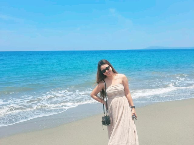 Sippin' on sunshine, dancing in the wind...