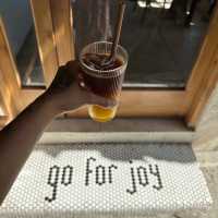 a releaxing place to eat
