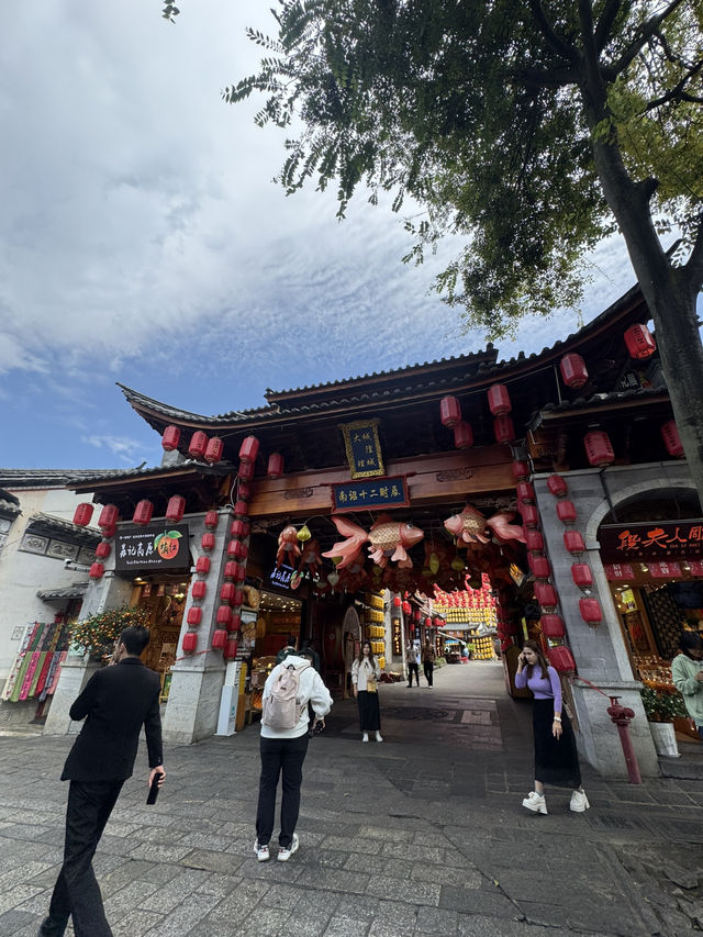 Sites and sights of Dali old town. 