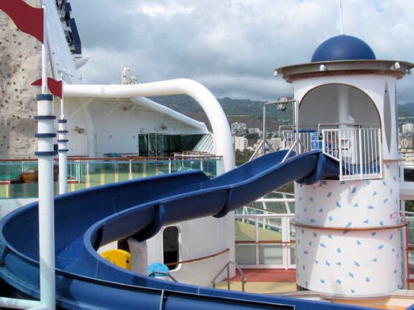 Radiance of the Seas 🌟: A Solo Traveler’s Sunlit Escape at Sea!