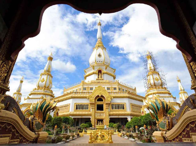 🌾🏯 ROI ET WEEKEND GETAWAY: Where Giant Buddhas & Isaan Charm Collide! 