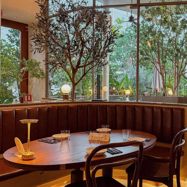 CouCou • Pradit Manutham , Bangkok  🕍🌳🥩🍝🥂 Cou