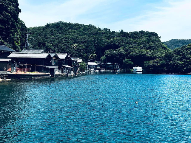 往伊根灣の海上列車 赤松號
