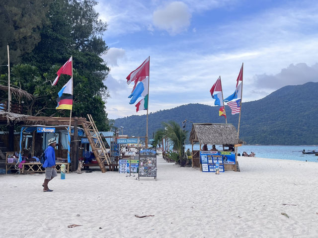 Sunsets & Serenity: A Romantic Escape to Koh Lipe