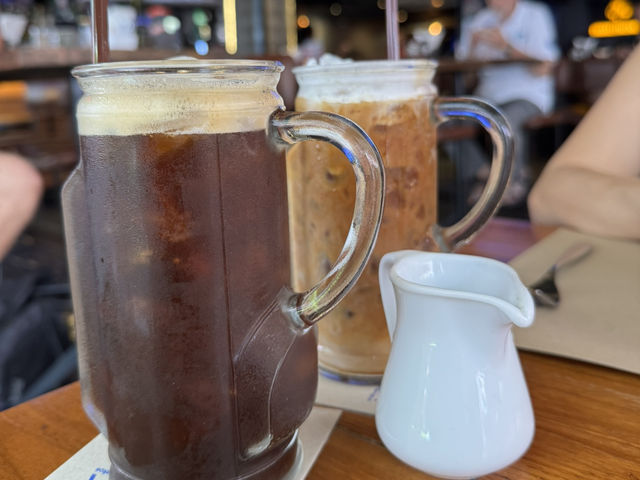 Is Viva Café Soi 8 Worth the Hype? The Good, the Bad & the Overpriced