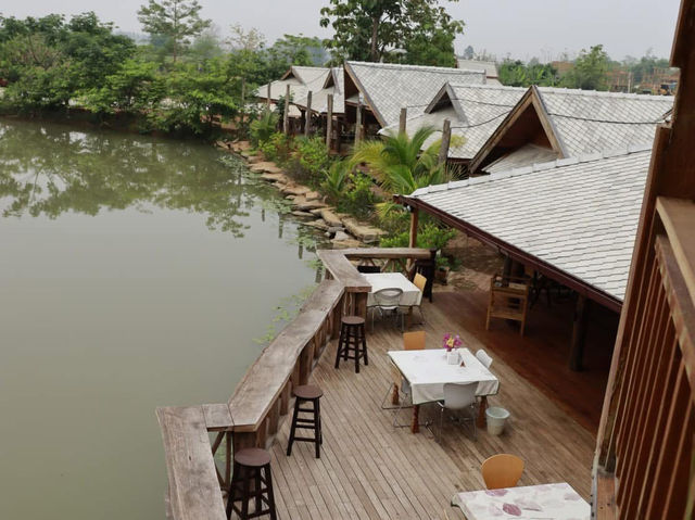 “หลงนา คาเฟ่” (Lhong Na Cafe)