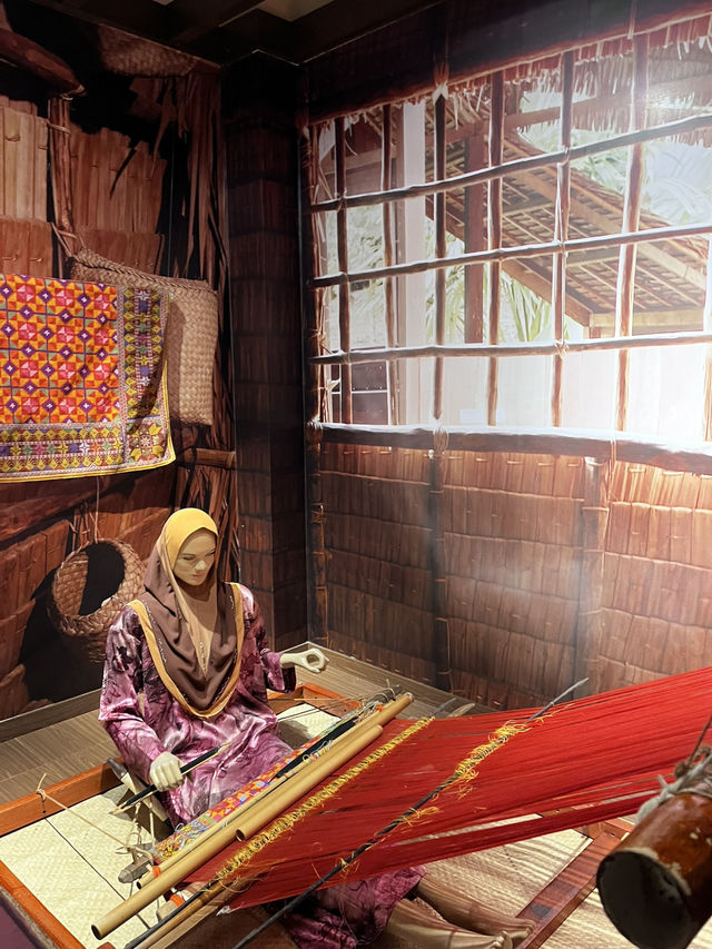 🌿 Pohon Budi Gallery: Unraveling Malaysia’s Textile Legacy at the National Textile Museum
