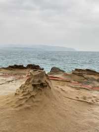 🌊 A Journey to Yehliu Geopark: Taiwan’s Natural Masterpiece Carved by Wind and Sea