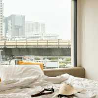 Yello Rooms Hotel ที่พักวิวรถไฟฟ้าสุดปัง