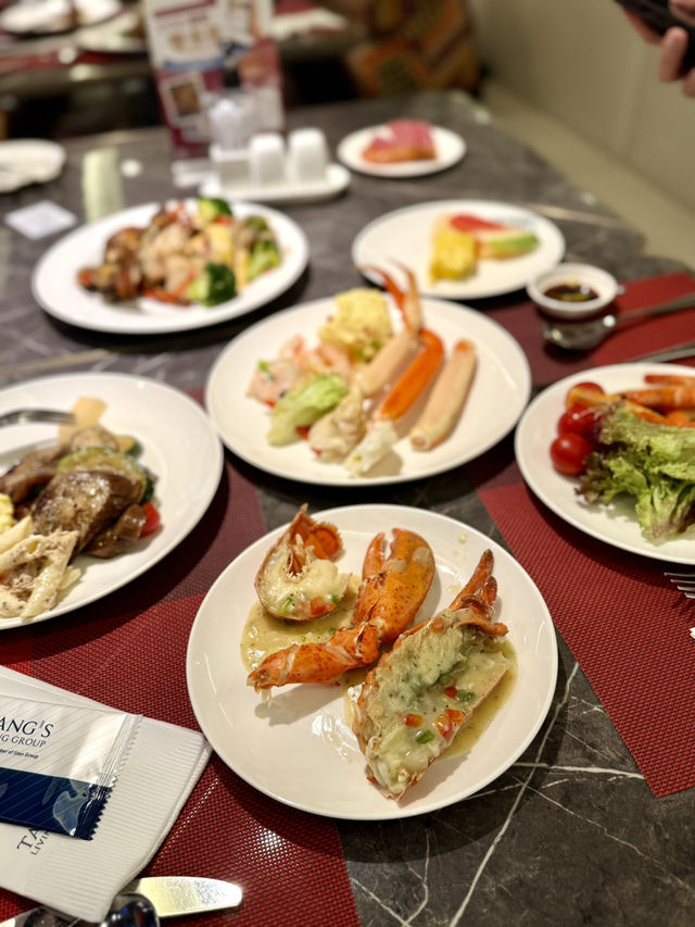 週末來個海王盛宴🦞🦐🦀 自助晚餐吧🍽