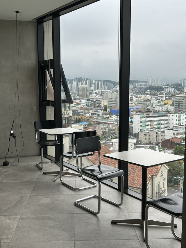 🌄 청주 시내를 한눈에, 수암골의 감성 뷰카페 ‘오지’