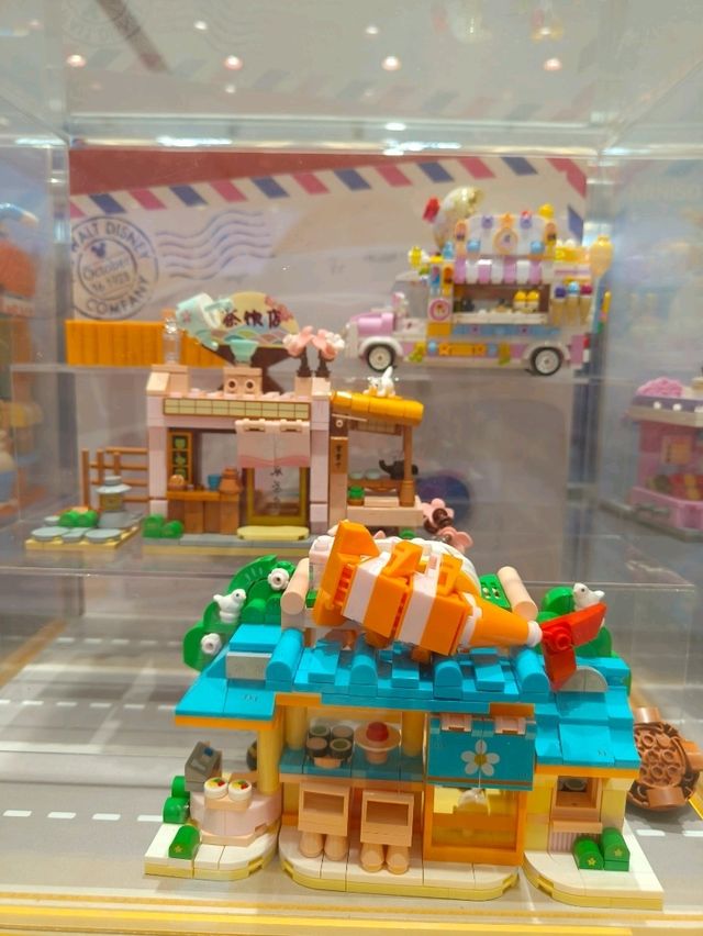 Pastel Paradise Alert: My Miniso Stroll in AEON Mall