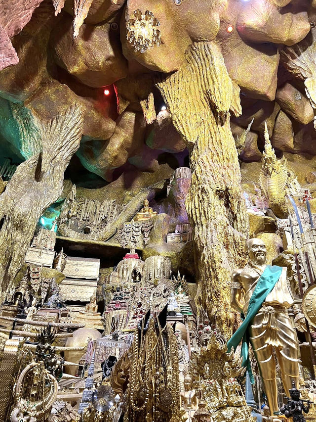 神秘的な竜の世界へ—ナコーンナーヨックの美しい寺「ワット・マニウォン」✨🐉🙏