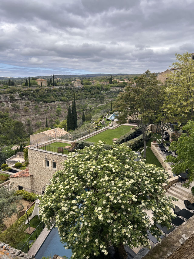 Gordes หมู่บ้านบนยอดเขาที่สวยที่สุดในฝรั่งเศส
