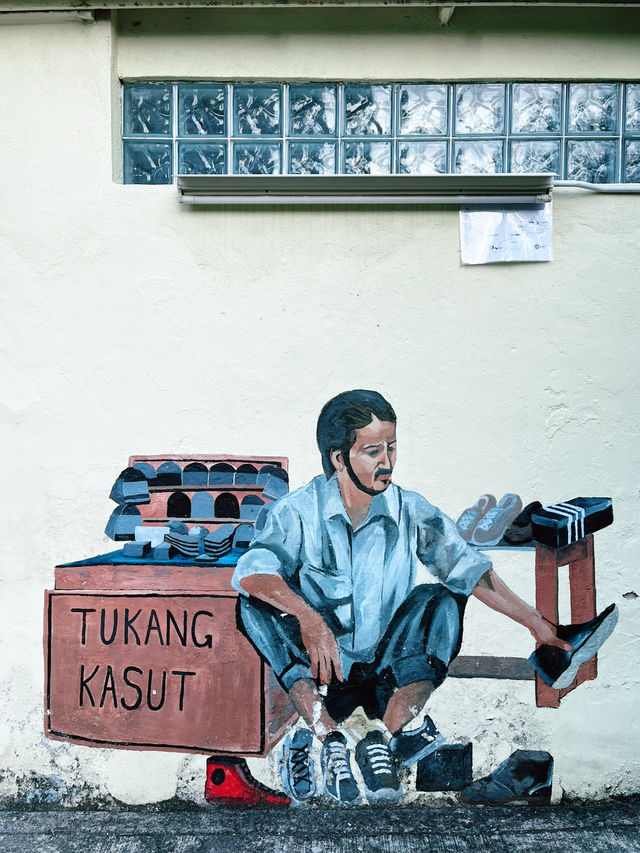 Discover the Artistic Charm of Dang Wangi: Mural Walk Through Malaysian Culture