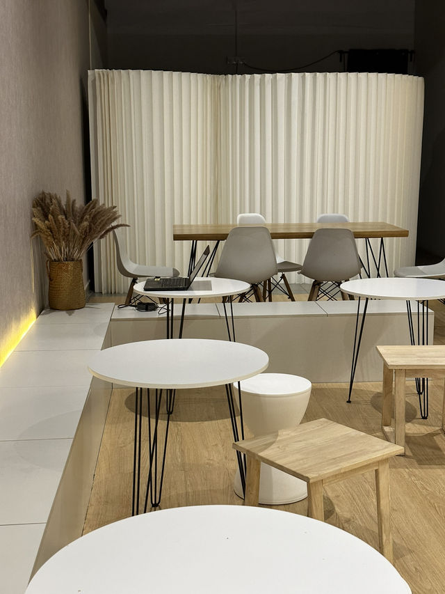 Minimalist vibes, profound pastries