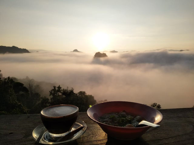ก๋วยเตี๋ยวห้อยขาบ้านจ่าโบ่ จังหวัดแม่ฮ่องสอน