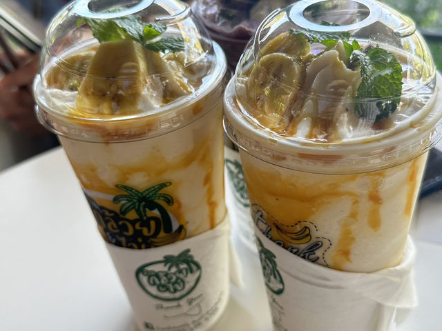 นั่ง Royal blossom ไปหาความสุขกัน