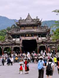 🌊 Dujiangyan Summer Survival Guide
