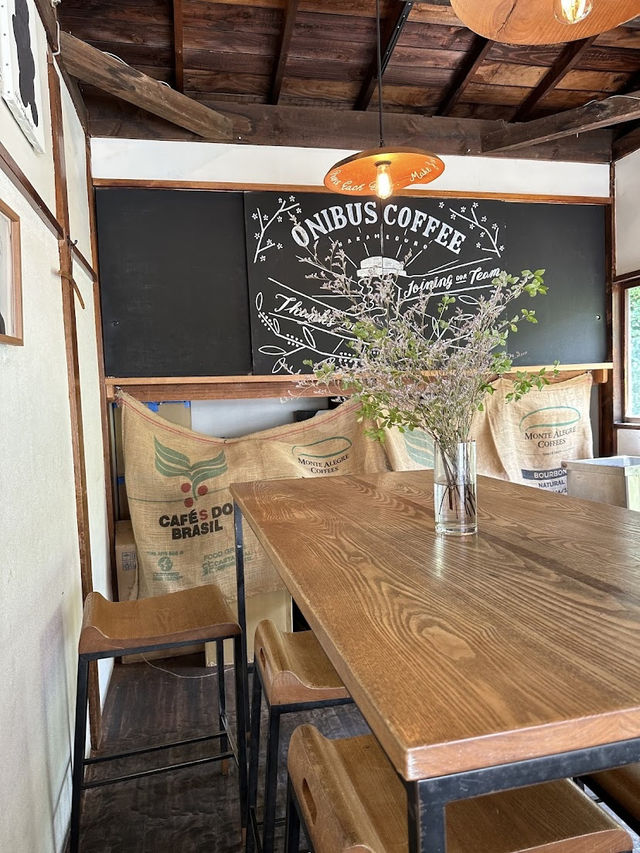 Onibus Coffee Japan, Minimalist Charm Meets Specialty Roasting
