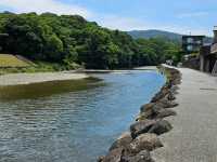 靜謐流轉的神河〔五十鈴川〕，伊勢的靈魂之水⛩️🌊