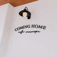 📍 Coming Home Café – ราไวย์ ภูเก็ต