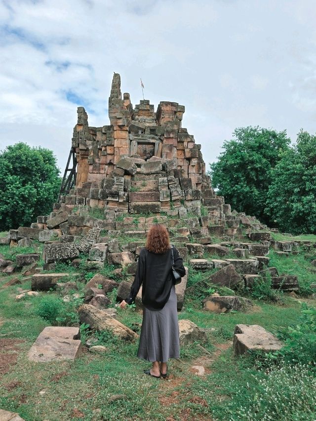Exploring the Ancient Charm of Ek Phnom, Battambang 🌿✨