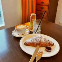 Talkraphy Cafe