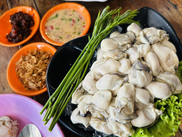 ร้านอาหารหมึกเมาคลื่น หาดกระทิงลาย