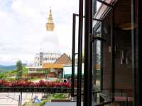 ร้านพิซซ่าท่ามกลางวิวภูเขา
