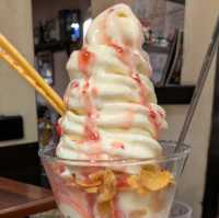 【東京/品川🇯🇵】メガパフェに夢中🍓👑王様といちご