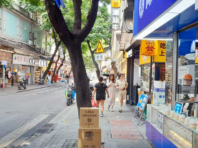 Shangxiajiu Pedestrian Street: Guangzhou’s Retro Runway