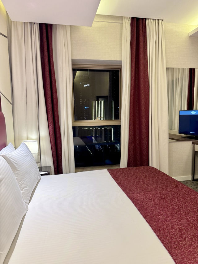 두바이 최고 위치 호텔, movenpick downtown hotel