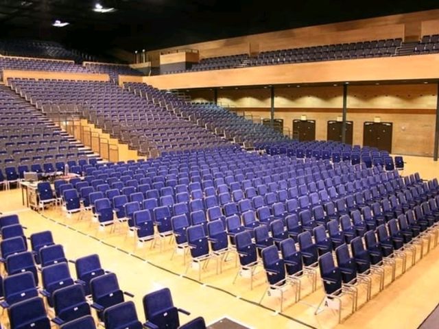 The venue itself is very nice, modern and well-managed, many bands play there, and always had a good experience